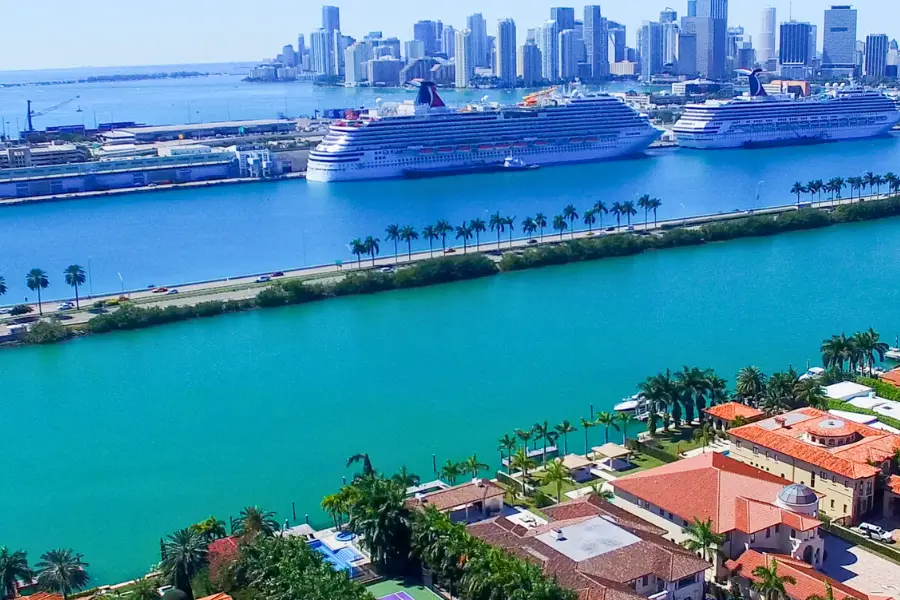 Limo Transportation from West Palm Beach Airport to Miami Cruise Port
